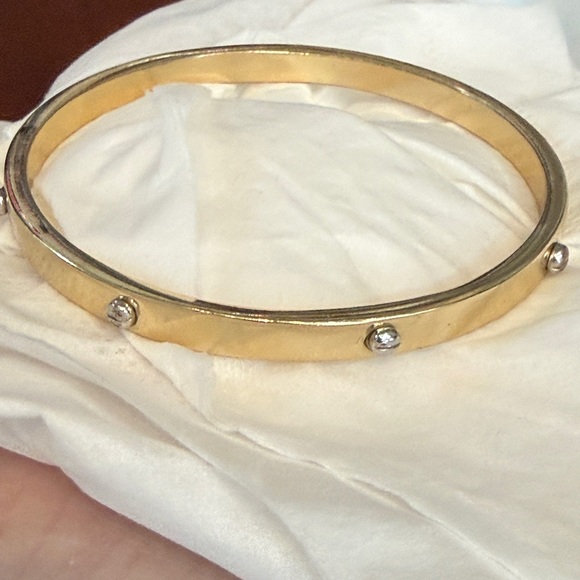 Gold bangle with 8 screw heads like the iconic Cartier love bracelet - Picture 1 of 9